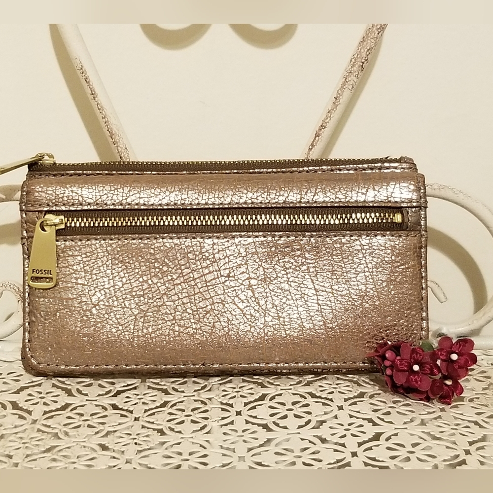 Fossil Metallic Rose Gold Crossbody Wallet